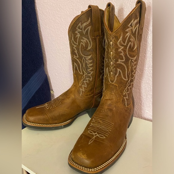 Size 7.5 in women bought from Boot Barn - Picture 3 of 3